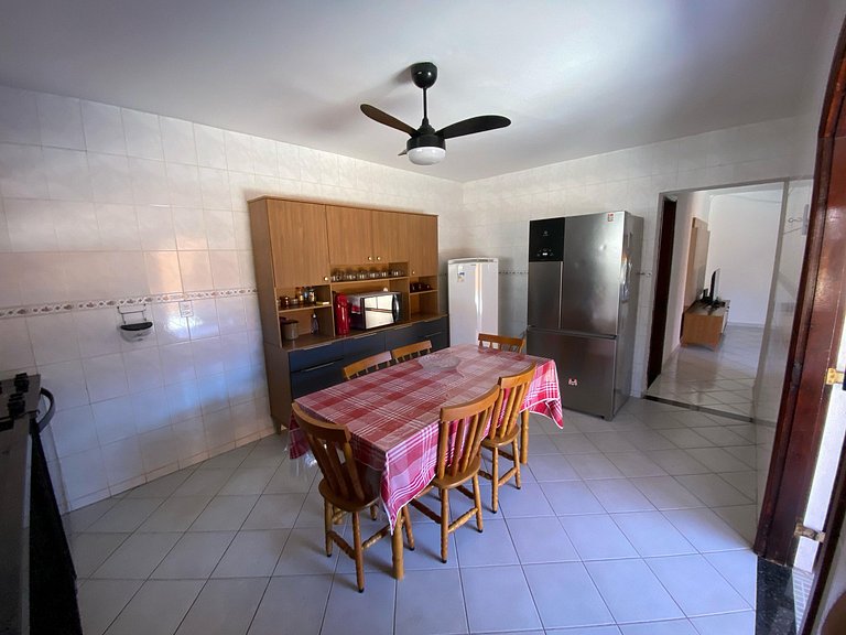 Casa Com piscina e Três Quartos Martim de Sá