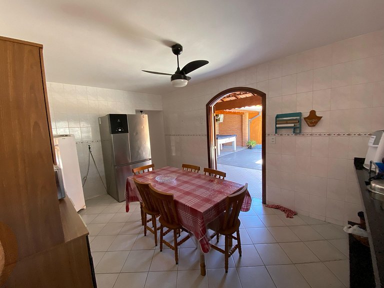 Casa Com piscina e Três Quartos Martim de Sá