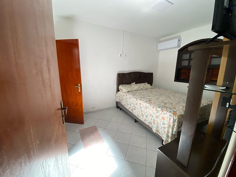 Casa Com piscina e Três Quartos Martim de Sá
