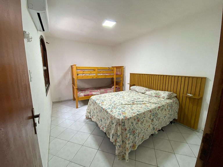 Casa Com piscina e Três Quartos Martim de Sá