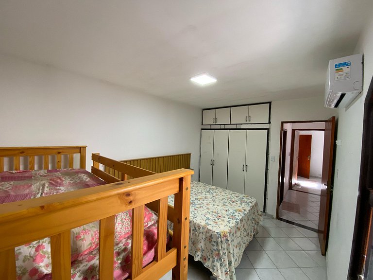 Casa Com piscina e Três Quartos Martim de Sá