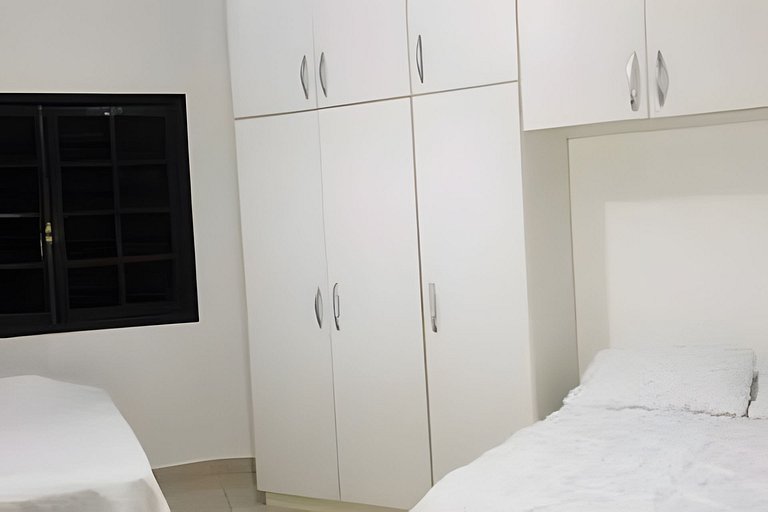 Casa 2 dormitórios Martim de Sá