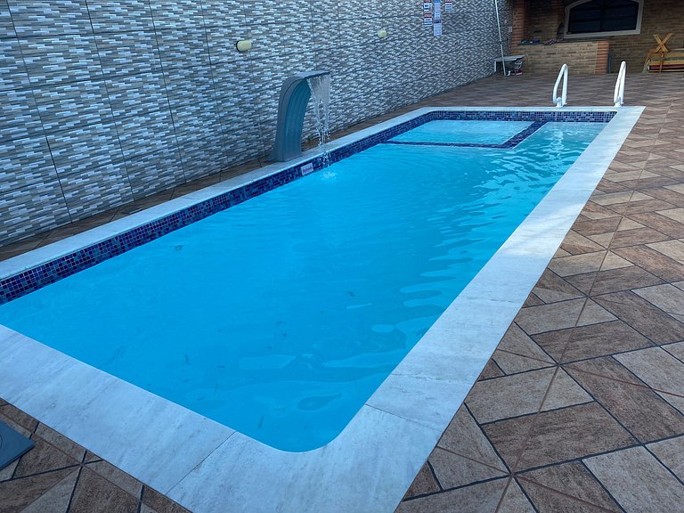 Casa Com piscina e Três Quartos Martim de Sá