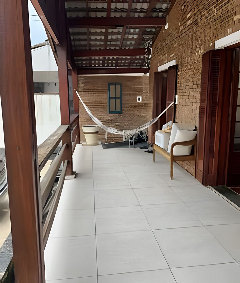 Casa 100 metros da praia Martim de Sá