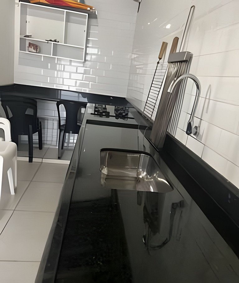 Casa 100 metros da praia Martim de Sá