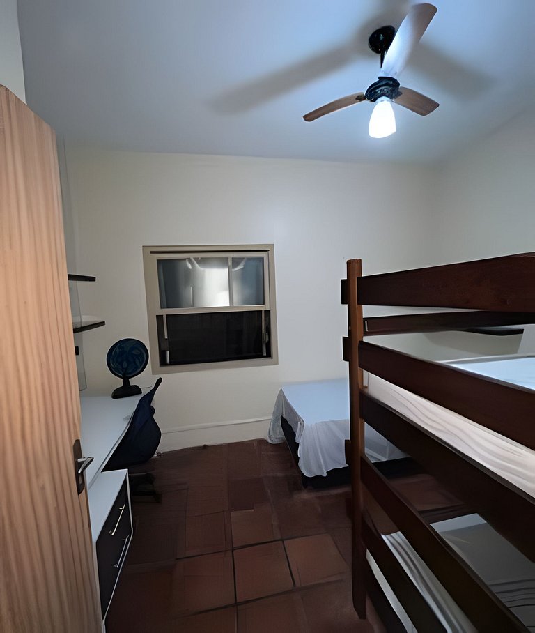 Casa 100 metros da praia Martim de Sá