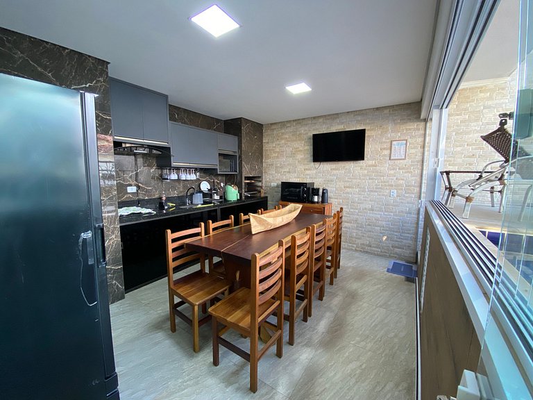 Casa Com Piscina na beira da Praia Perequê Açu