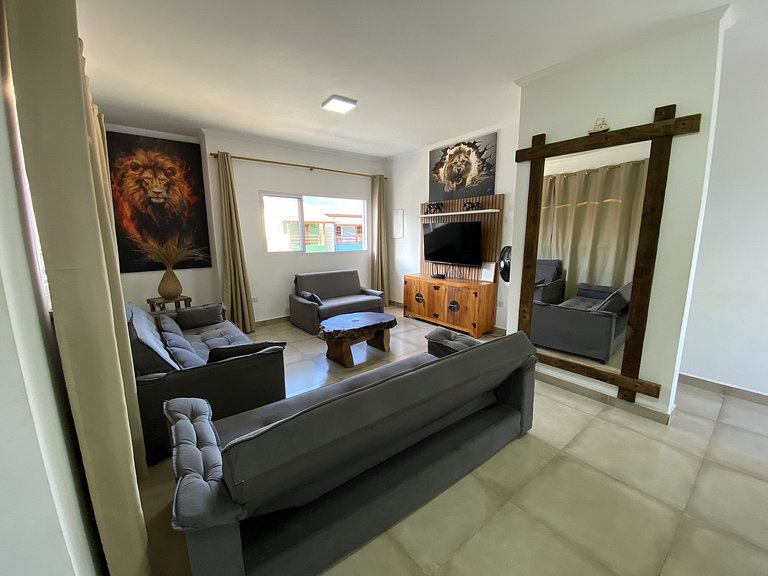 Casa Com Piscina na beira da Praia Perequê Açu