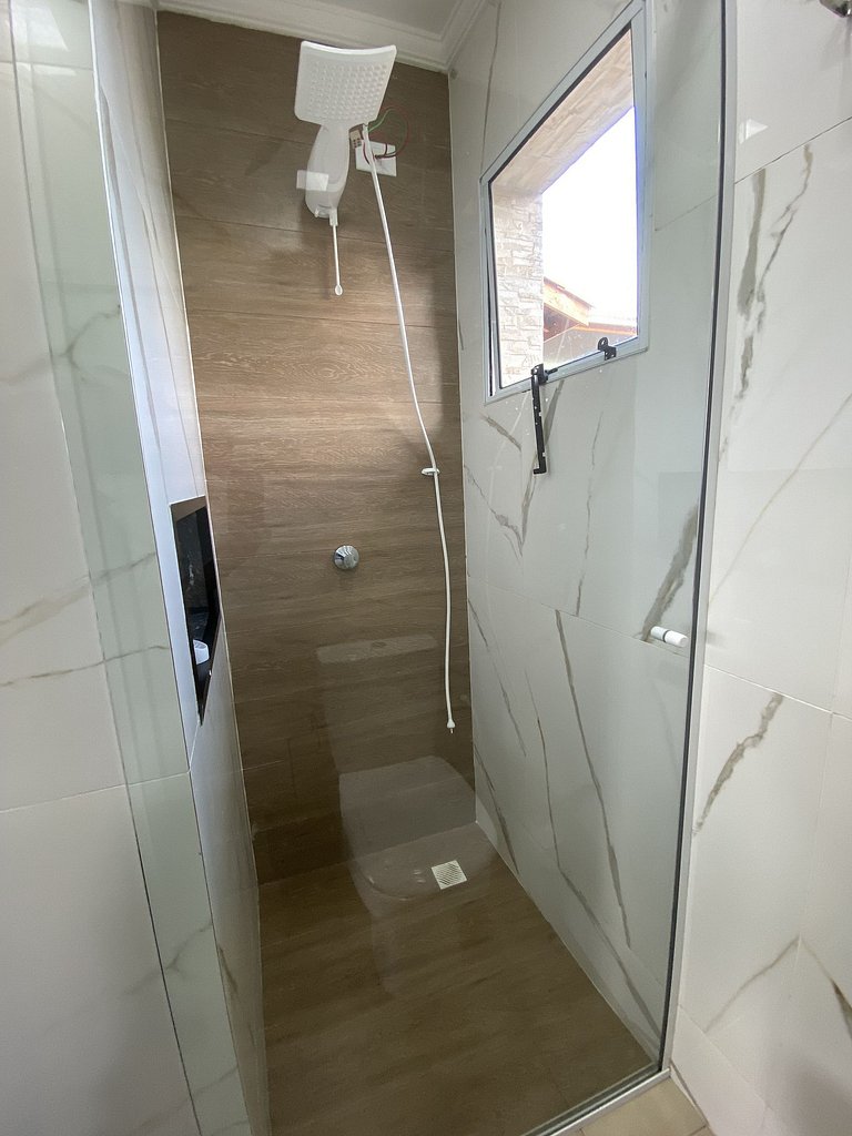 Casa Com Piscina na beira da Praia Perequê Açu