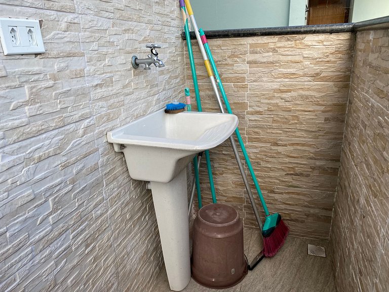 Casa Com Piscina na beira da Praia Perequê Açu